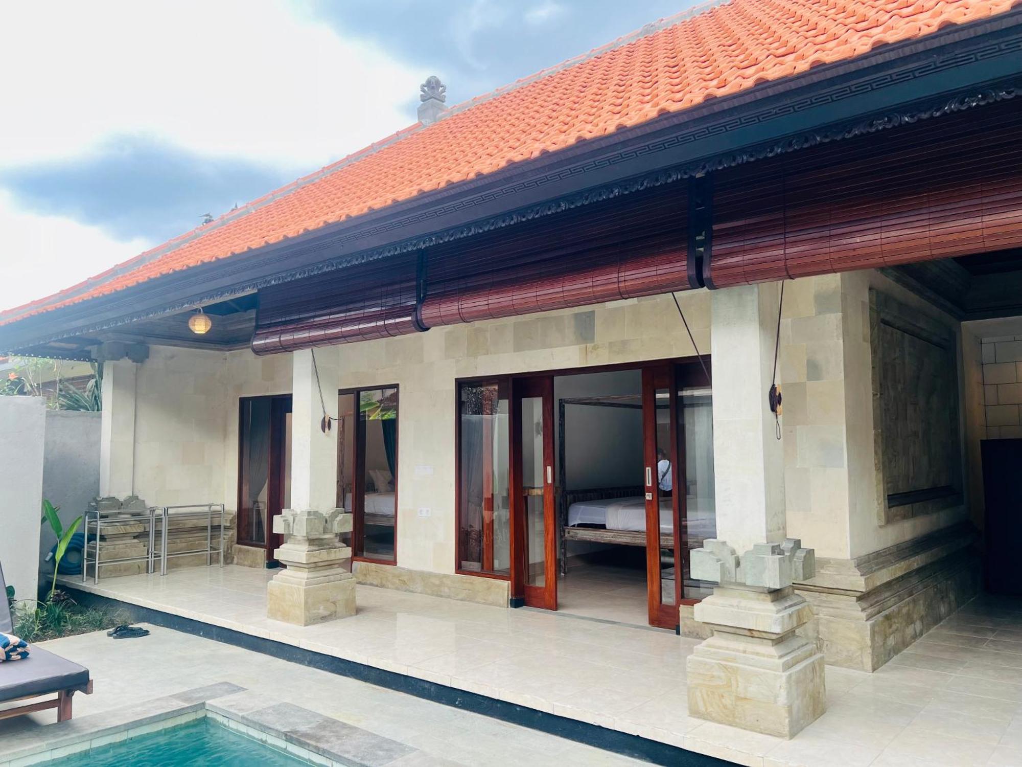 Dira House